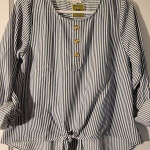 NWT Women's top E & M brand